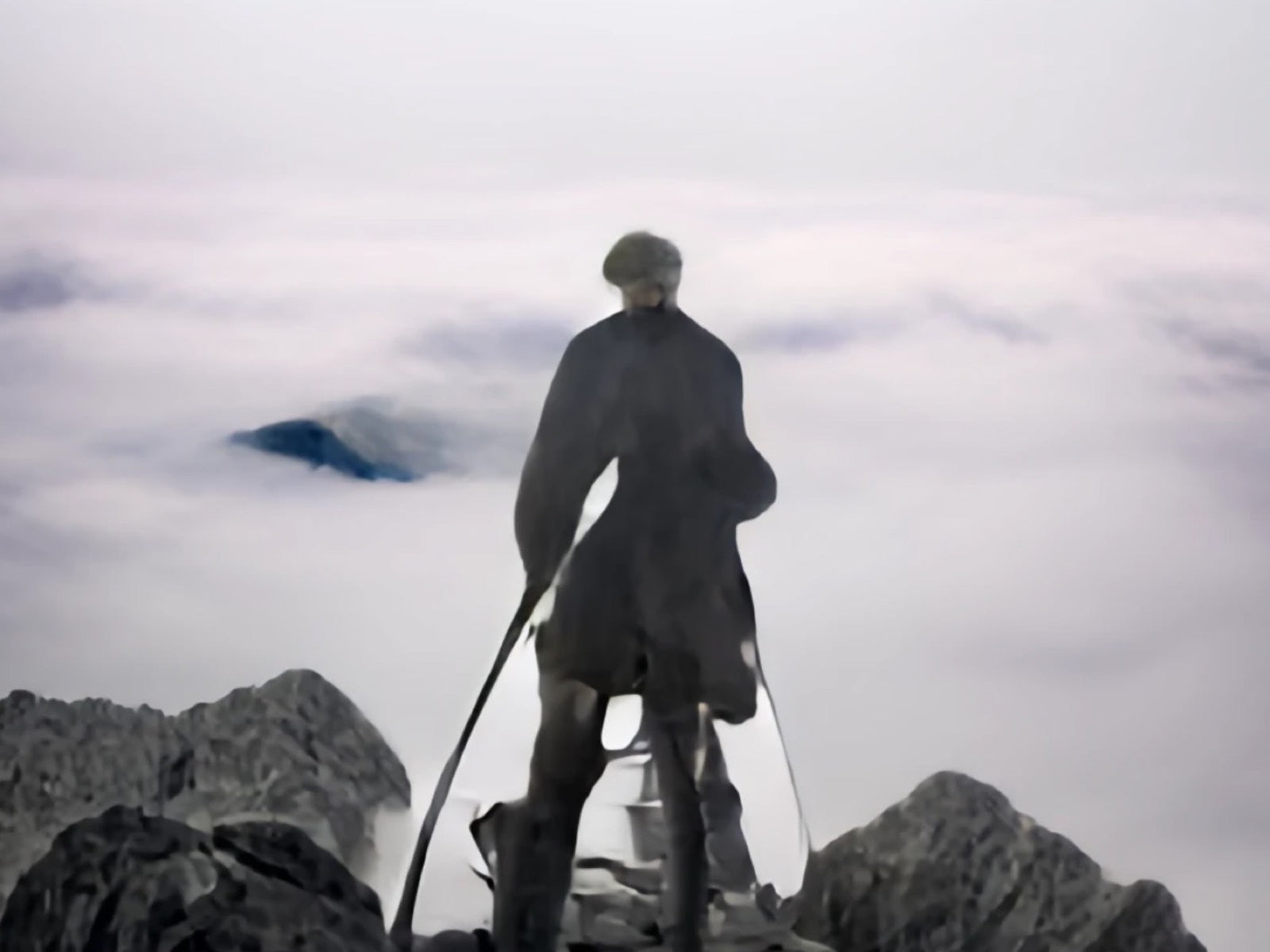 Wanderer Above The Sea Of Fog Wallpaper